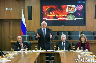 Очередной праздничный фуршет с участием Валерия Василькова. Февраль 2013 года.