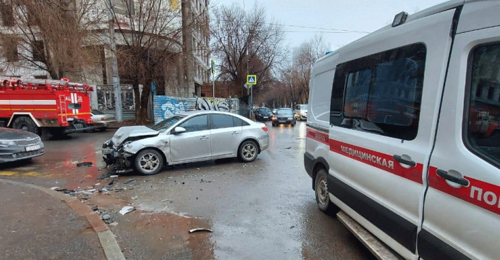 Девушка на иномарке устроила ДТП в Волгограде с тремя пострадавшими