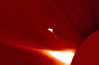 Ученые РАН отнесли к необъяснимым объектам след «птицы» на Солнце