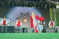 Концерт Пелагеи и «Дискотеки Авария» собрал сотни зрителей на Дне поля