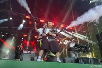 Журналисты показали «взрывные» фото с выступления «Дискотеки Авария» на Дне поля