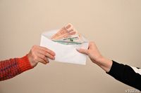 Под Волгоградом замглавврача ЦРБ обвиняют в 48 эпизодах взятки и подлога