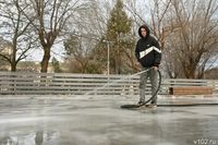 "Подумывали о переезде в более северные регионы": теплеющие зимы ставят под удар работу катков в Волгограде