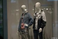 «У нас пережидают непогоду»: волгоградские магазины одежды страдают из-за нехватки покупателей