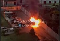 На парковке ЖК в Волгограде сгорел автомобиль
