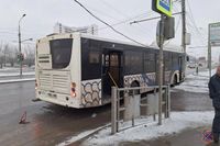 В Волгограде автобус врезался в столб, есть пострадавшие