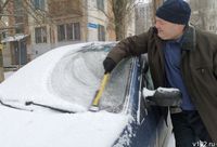 Волгоградцы и коммунальщики выкапываются из снега