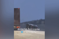 В Волгоградской области с обледеневшей трассы слетела фура