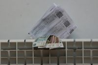 Слюсарь потребовал пересчитать плату за тепло ростовчанам