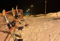 В Урюпинске после двух бесснежных зим заработал горнолыжный склон