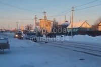 Собака столкнула BMW с фургоном в Волгоградской области