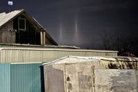 Под Волгоградом в Крещение очевидцы засняли таинственные световые столбы