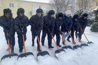 В Волгограде студенты академии МВД из Руанды впервые увидели снег