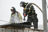 В Волгограде спасатели два часа тушили магазин на ул. Ангарской