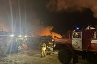 Опубликованы видео и фото горящего рынка на Тулака в Волгограде