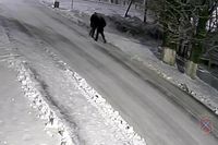 Драка мужчин в Иловле попала на видео: один задержан, один в больнице