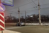 На севере Волгограда 19-летняя погибла, врезавшись в столб