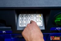 Волгоградцев могут ограничить во внесении наличных через банкомат