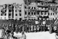 «Сталинград для гитлеровцев – только цветочки»: как освобожденный город отметил победу в грандиозной битве на Волге