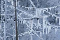 Под Волгоградом несколько сёл обесточены из-за повреждения 20 опор ЛЭП