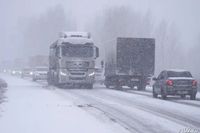 В Волгограде ввели запрет на движение грузовиков из-за снегопада