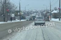 В Волгограде на СХИ второй раз за сутки встало движение из-за фур