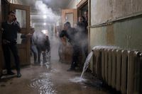 «Хоть из окон выпрыгивай»: в Волгограде разорвавшаяся батарея отрезала выход из МКД на ул. Таращанцев