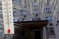 «В квартире +10»: волгоградцы замерзают в бывшем общежитии на Штеменко