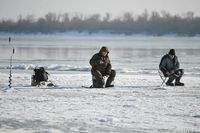 «Счет идет буквально на минуты»: как не провалиться под лед и есть ли шансы на спасение из ледяной воды