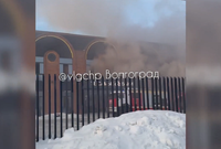 В центре Волгограда  загорелся банный комплекс