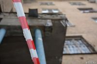 В Волжском жильцов поврежденного БПЛА дома эвакуируют в детсад