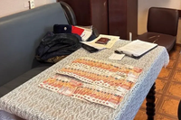 Под Волгоградом двое жителей Адыгеи положили 300 тысяч в карман сотруднику ФСИН