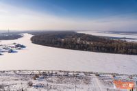 «У меня там собака сдохнет»: жителей острова Сарпинский изолировала замерзшая Волга