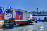 Крышу склада потушили в Волгограде