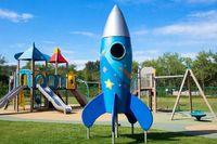 В Волгограде после травмы ребенка на опасной ракете с детсада взыскали крупную сумму