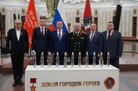 В Музей Победы в Москве передали капсулу с землей из Волгограда