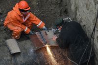 В Жирновске устранили крупную аварию на канализационном коллекторе