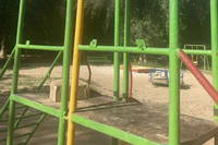 Прокуратура нашла опасные детские площадки на юге Волгограда