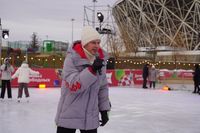 Олимпийский чемпион Максим Маринин в ЦПКиО обнял волгоградцев