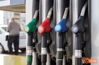 Волгоградцы за год потратили на АЗС 8 млрд рублей