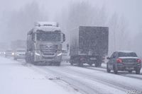 «До особого распоряжения»: в Волгограде запретили движение фур из-за надвигающегося снегопада