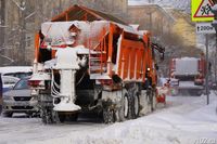 Волгоградцам рассказали о колоннах из 60 машин, борющихся со снегом