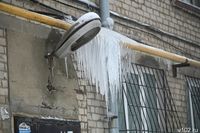 Власти Волгограда за наледь на крышах пригрозили крупными штрафами УК и ТСЖ