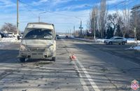 В центре Волгограда грузовая ГАЗель сбила 17-летнюю девушку
