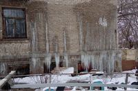 «С декабря без воды и тепла»: в «плачущем»  общежитии в Волгограде выживают 4 семьи с детьми