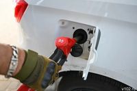 Дорогая моя заправка: средние цены на бензин в Волгоградской области выросли за год на 7 рублей