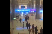 Аэропорт в Дубае эвакуировали из-за атаки, есть пострадавшие