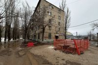 «Ни помыться, ни еду приготовить»: в Волгограде пятиэтажка неделю выживает без газа из-за аварии на сетях