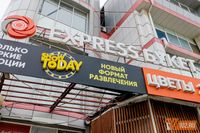 «Осталось на них накопить»: как волгоградский бизнес воспринял нашумевший закон «о вывесках»