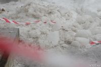 Наледь обрушилась с крыши на жительницу Саратова: возбуждено дело